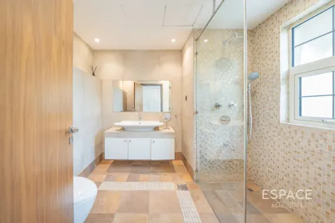 Villa à Jumeirah Islands, Dubai, 5 chambres, 604 m², № 122926 - photo 8