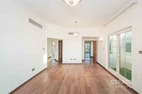 Villa à Jumeirah Islands, Dubai, 5 chambres, 604 m², № 122926 - photo 13