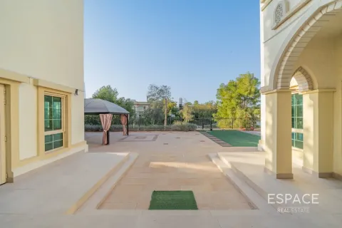 Villa à Jumeirah Islands, Dubai, 5 chambres, 604 m², № 122926 - photo 15