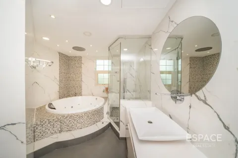 Villa à Jumeirah Islands, Dubai, 5 chambres, 604 m², № 122926 - photo 14