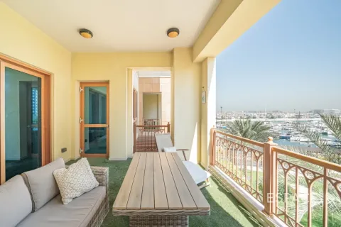 Apartment in Palm Jumeirah, Dubai 2 bedrooms, 180 sq.m. № 122924 - photo 19