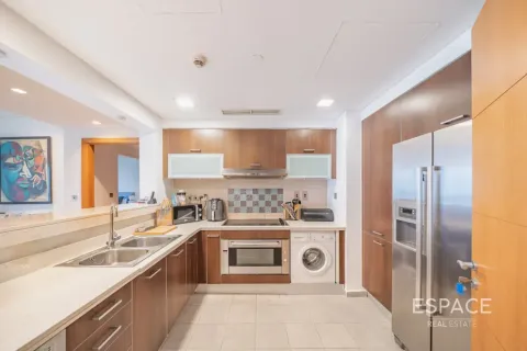 Apartment in Palm Jumeirah, Dubai 2 bedrooms, 180 sq.m. № 122924 - photo 6