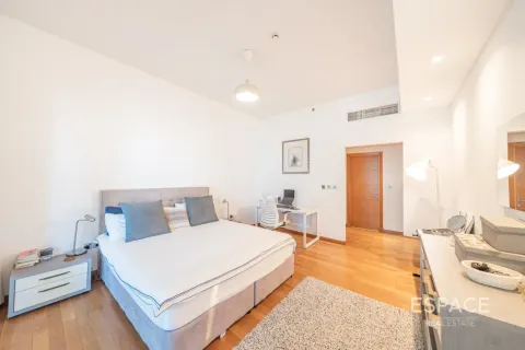 Apartment in Palm Jumeirah, Dubai 2 bedrooms, 180 sq.m. № 122924 - photo 12