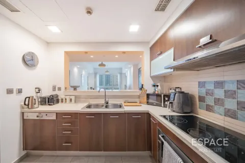 Apartment in Palm Jumeirah, Dubai 2 bedrooms, 180 sq.m. № 122924 - photo 7