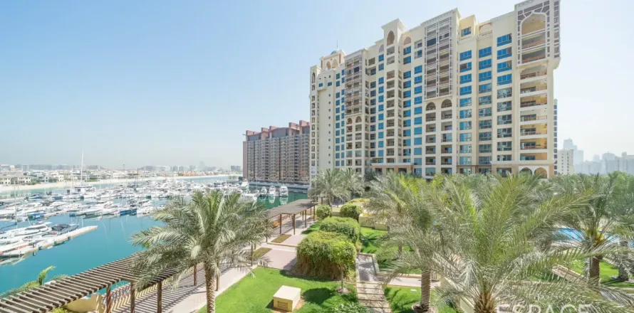 Apartment in Palm Jumeirah, Dubai 2 bedrooms, 180 sq.m. № 122924