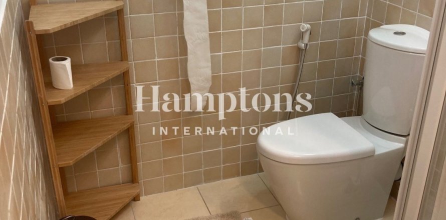 Apartment in Jumeirah Beach Residence, Dubai 1 bedroom, 98.1985 sq.m. № 63877