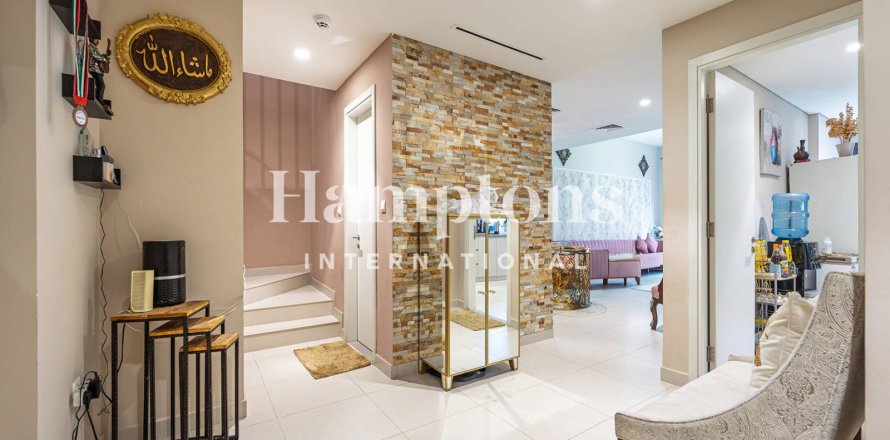 Adosado en Dubai South (Dubai World Central), Dubai, 4 dormitorios, 227.51 m², № 63875