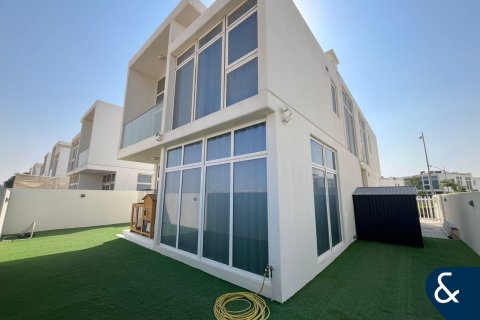 Купить виллу в DAMAC Hills (Akoya by DAMAC), Дубай: 6 спален, 279м², № 78803 - фото 1