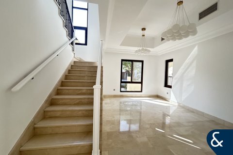 Купить виллу в Арабиан Ранчес, Дубай: 4 спальни, 324м², № 78813 - фото 2