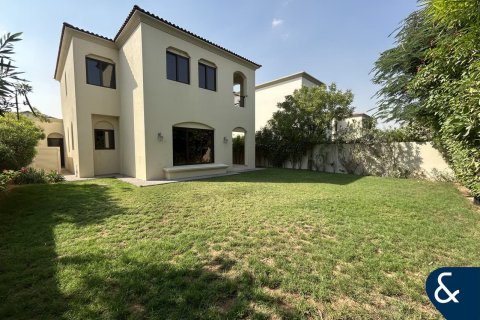 Купить виллу в Арабиан Ранчес, Дубай: 4 спальни, 324м², № 78813 - фото 1