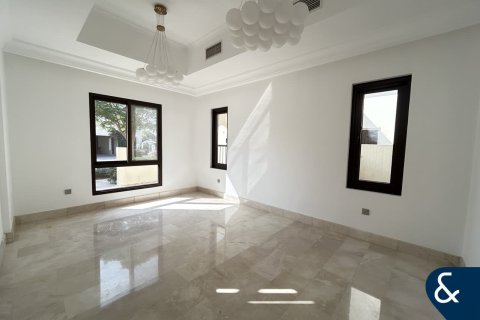 Купить виллу в Арабиан Ранчес, Дубай: 4 спальни, 324м², № 78813 - фото 3