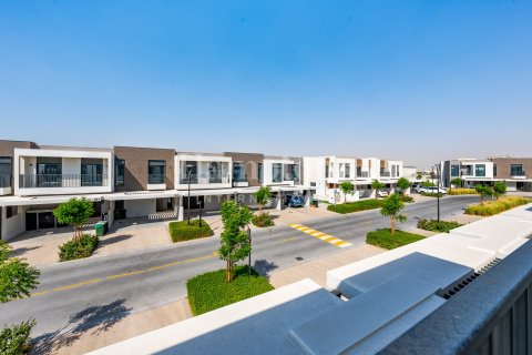 Villa in Dubai South (Dubai World Central), Dubai 3 bedrooms, 156.54155500 sq.m. № 63970 - photo 18