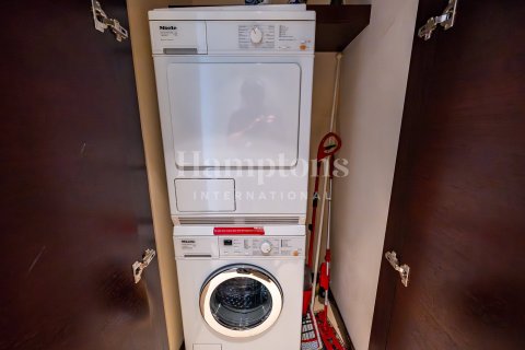 Apartamento en Burj Khalifa, Dubai, 1 dormitorio, 101.82168800 m², № 63963 - foto 17