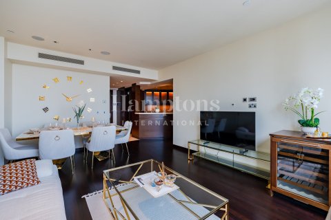 Apartamento en Burj Khalifa, Dubai, 1 dormitorio, 101.82168800 m², № 63963 - foto 1