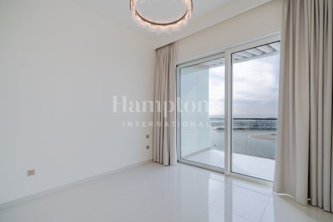 Apartment in Dubai Harbour, Dubai 2 bedrooms, 131.46982239 sq.m. № 63966 - photo 1