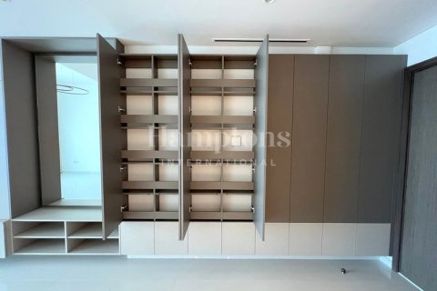 Apartment in Dubai Harbour, Dubai 2 bedrooms, 131.46982239 sq.m. № 63966 - photo 16