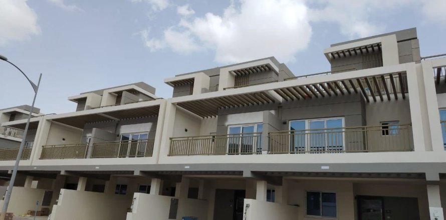 Adosado en Dubai, 3 dormitorios, 114.3 m², № 71774