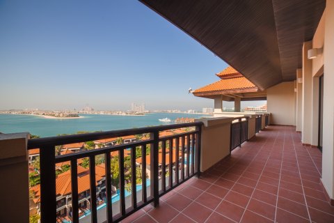 Villa en Palm Jumeirah, Dubai, 4 dormitorios, 843.7 m², № 133524 - foto 2