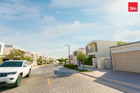 Villa in Dubai Hills Estate, Dubai 4 bedrooms, 455.5 sq.m. № 139292 - photo 28