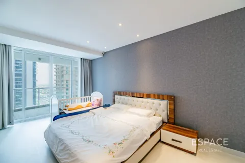 Apartment in Jumeirah Lake Towers, Dubai 3 bedrooms, 225 sq.m. № 61512 - photo 3