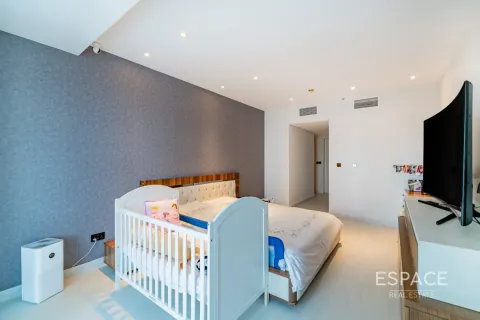 Apartment in Jumeirah Lake Towers, Dubai 3 bedrooms, 225 sq.m. № 61512 - photo 9