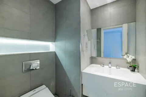 Apartment in Jumeirah Lake Towers, Dubai 3 bedrooms, 225 sq.m. № 61512 - photo 11