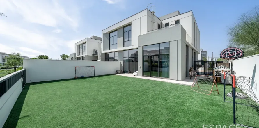 Adosado en Al Furjan, Dubai, 4 dormitorios, 280 m², № 61501