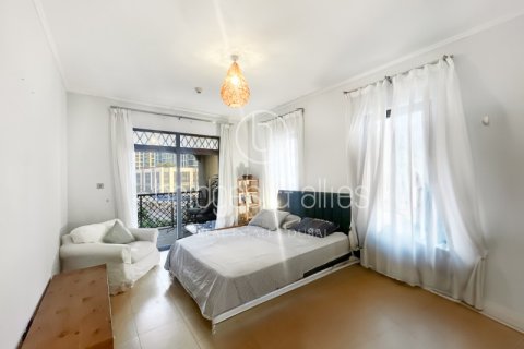 Apartment in Old Town, Dubai 1 bedroom, 93.6 sq.m. № 47334 - photo 8