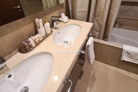 Снять в аренду квартиру в Burj Vista, Даунтаун Дубай (Даунтаун Бурдж Дубай), Дубай: 3 спальни, 169м², № 15199 - фото 16