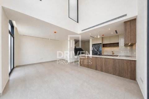 Villa in Mudon, Dubai 4 bedrooms, 294.22 sq.m. № 140526