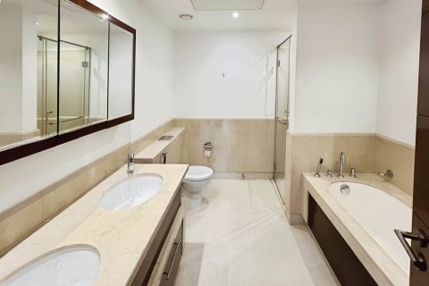 Apartment in Downtown Dubai (Downtown Burj Dubai), Dubai 2 bedrooms, 155.98 sq.m. № 142164 - photo 13