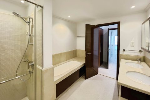 Apartment in Downtown Dubai (Downtown Burj Dubai), Dubai 2 bedrooms, 155.98 sq.m. № 142164 - photo 11