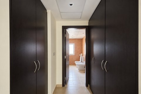Townhouse in Jumeirah Village Triangle, Dubai 1 bedroom, 155.06 sq.m. № 142162 - photo 6