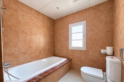 Townhouse in Jumeirah Village Triangle, Dubai 1 bedroom, 155.06 sq.m. № 142162 - photo 8