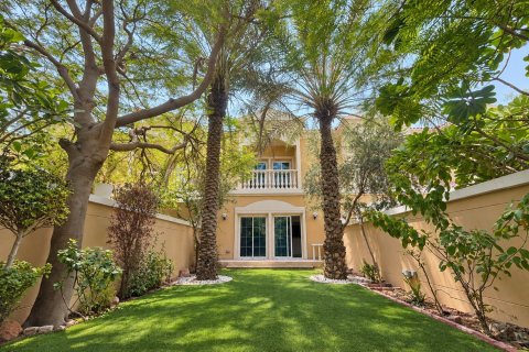 Townhouse in Jumeirah Village Triangle, Dubai 1 bedroom, 155.06 sq.m. № 142162 - photo 9
