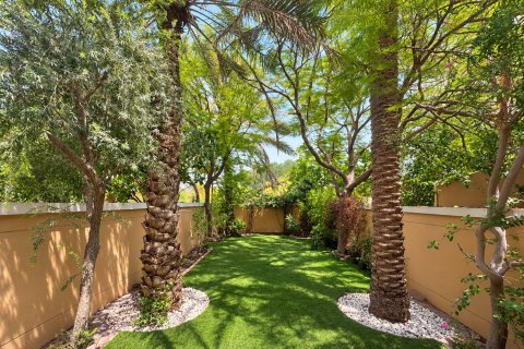 Townhouse in Jumeirah Village Triangle, Dubai 1 bedroom, 155.06 sq.m. № 142162 - photo 10