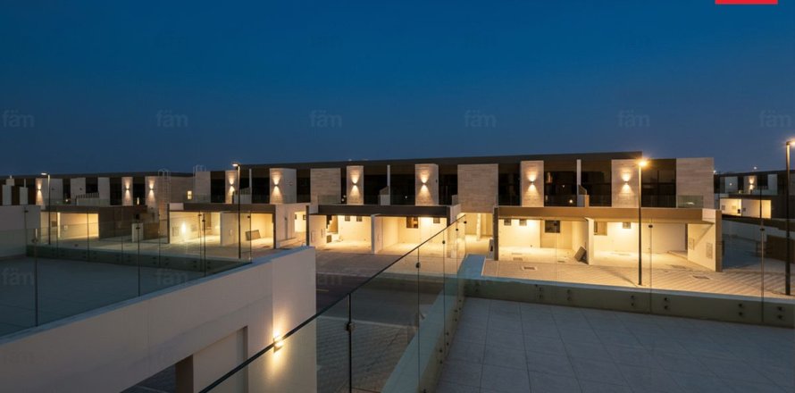 Villa in Dubai 4 bedrooms, 191.4 sq.m. № 84141