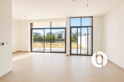 Villa in Al Furjan, Dubai 4 bedrooms, 383 sq.m. № 110700 - photo 19