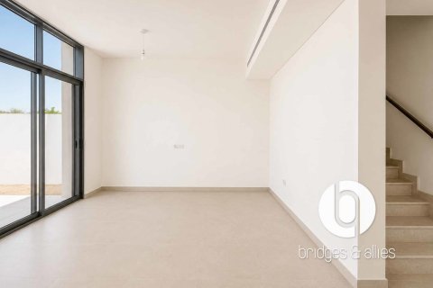 Villa in Al Furjan, Dubai 4 bedrooms, 383 sq.m. № 110700 - photo 18