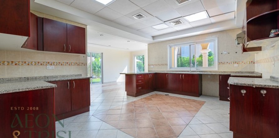 Villa en Green Community West, Green Community, Dubai, 5 dormitorios, 750 m², № 61055