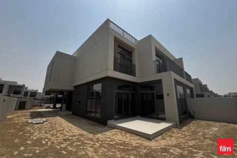 Villa en Dubai, 4 dormitorios, 252 m², № 95713