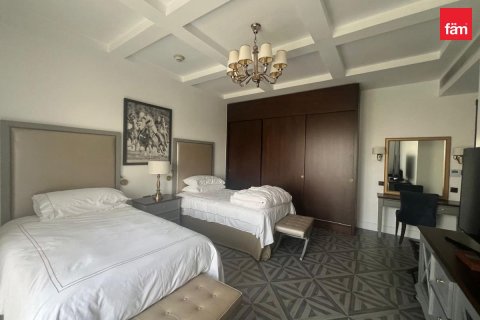 Villa in Dubai 4 bedrooms, 965 sq.m. № 95722 - photo 7