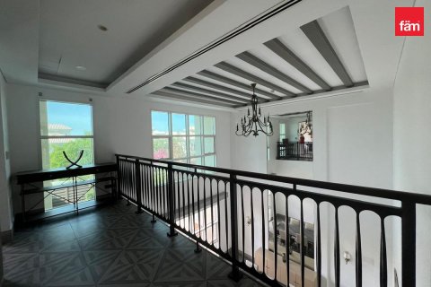 Villa in Dubai 4 bedrooms, 965 sq.m. № 95722 - photo 12