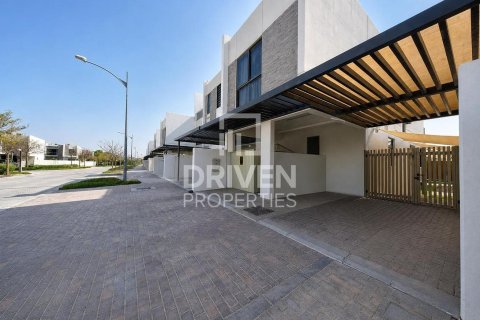Adosado en Dubai, 3 dormitorios, 176.7 m², № 140015