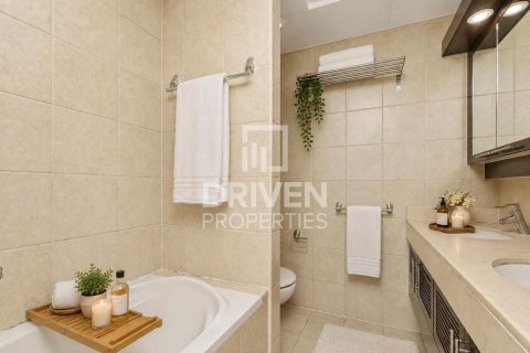 Apartment in The Residences, Downtown Dubai (Downtown Burj Dubai), Dubai 3 bedrooms, 170.76 sq.m. № 140010 - photo 9