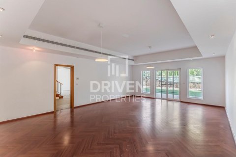 Villa in Arabian Ranches, Dubai 5 bedrooms, 633.51 sq.m. № 128417 - photo 4