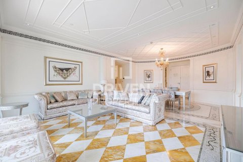 Apartamento en Palazzo Versace, Culture Village, Dubai, 3 dormitorios, 208.01 m², № 128419 - foto 2