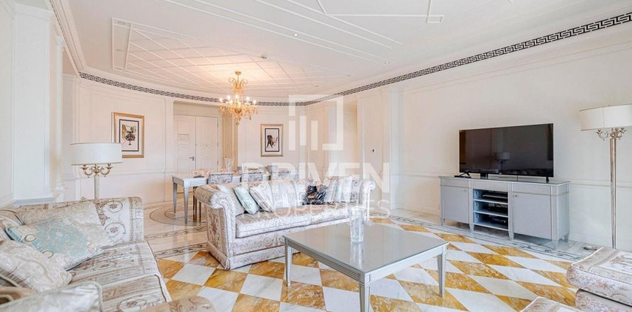 Apartamento en Palazzo Versace, Culture Village, Dubai, 3 dormitorios, 208.01 m², № 128419