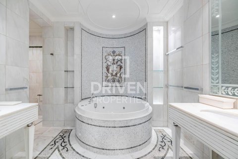 Apartamento en Palazzo Versace, Culture Village, Dubai, 3 dormitorios, 208.01 m², № 128419 - foto 7