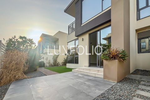 Villa in Maple at Dubai Hills Estate, Dubai Hills Estate, Dubai 4 bedrooms, 299 sq.m. № 46366 - photo 1